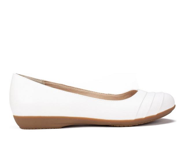 Women's Cliffs by White Mountain Clara Flats in White Smooth color