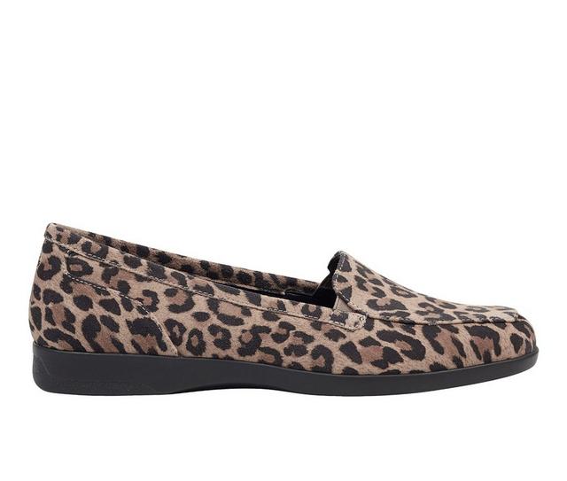 Women's Easy Spirit Devitt Loafers in Natural Print color