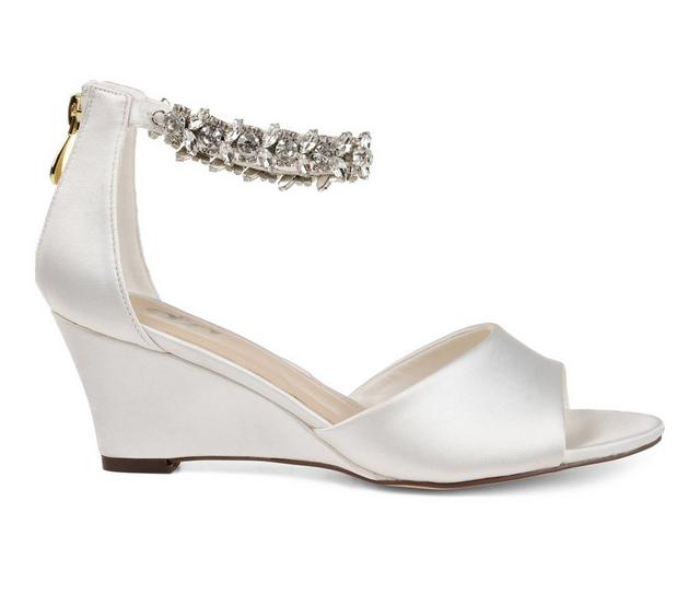 Women's Journee Collection Connor Special Occasion Shoes in White color