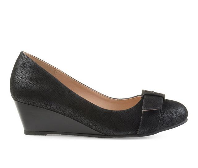 Women's Journee Collection Graysn Wedge Pumps in Black color