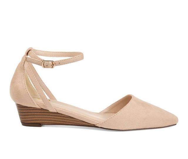 Women's Journee Collection Arkie Shoes in Nude color