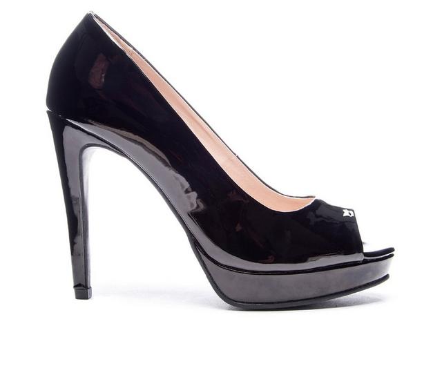 Women's Chinese Laundry Holliston Pumps in Black color