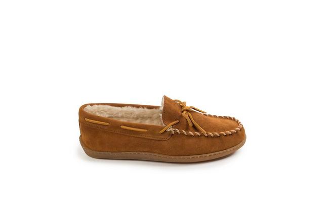 Minnetonka Pile Lined Hardsole Slippers in Brown Wide color