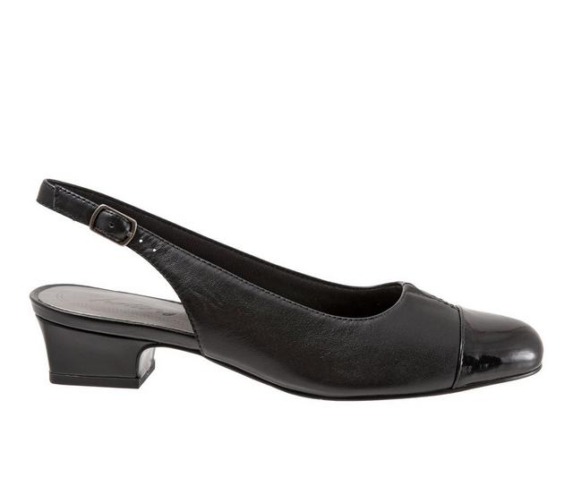 Women's Trotters clas Pumps in Black/Black color