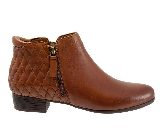 Women's Trotters Major Booties in Lug Quilted color