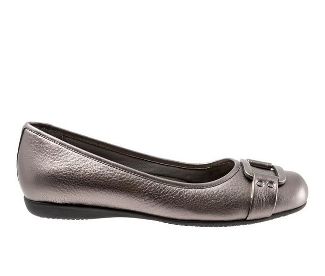 Women's Trotters Sizzle Signature Flats in Pewter color