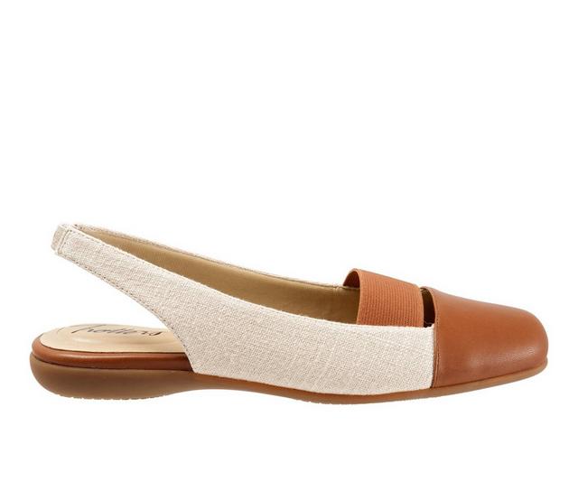 Women's Trotters Sarina Flats in Natural Line color