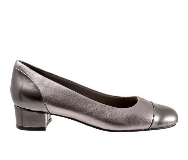 Women's Trotters Daisy Pumps in Pewter color