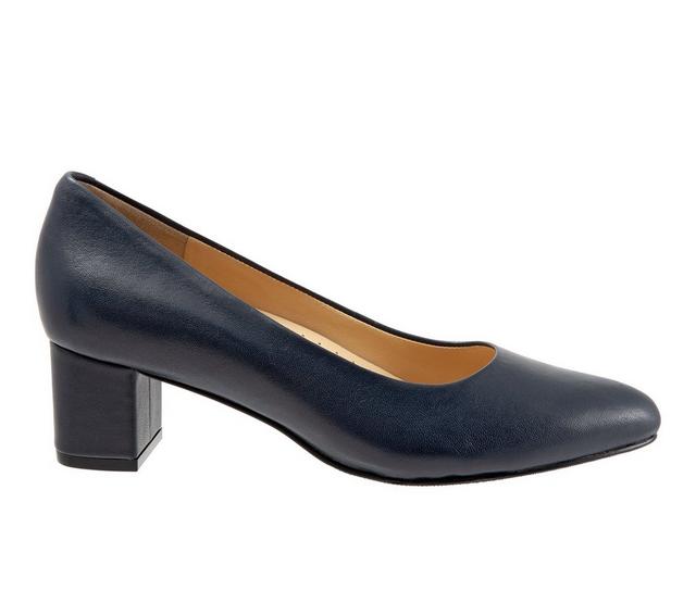 Women's Trotters Kari Pumps in Navy color