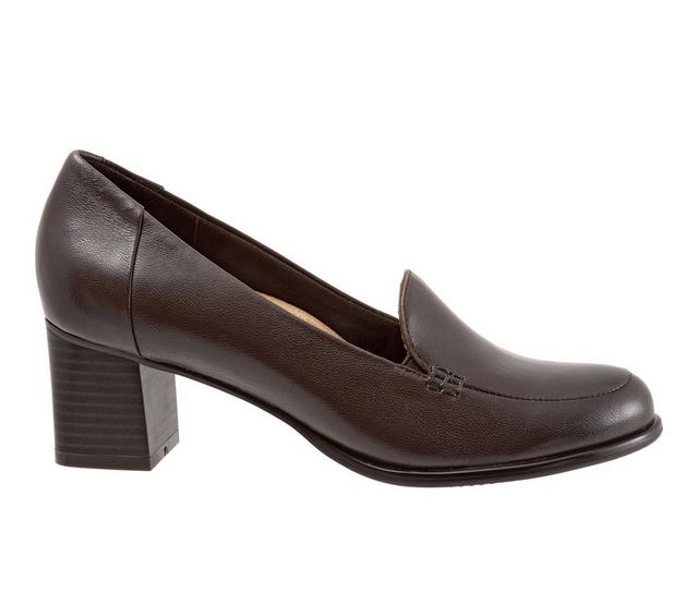Women's Trotters Quincy Pumps in Dark Brown color