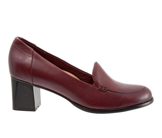 Women's Trotters Quincy Pumps in Dark Red color
