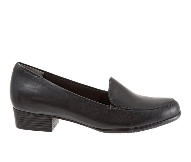 Women's Trotters Monarch Pumps in Black color