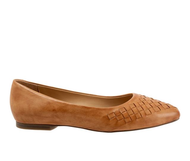 Women's Trotters Estee Woven Flats in Tan color
