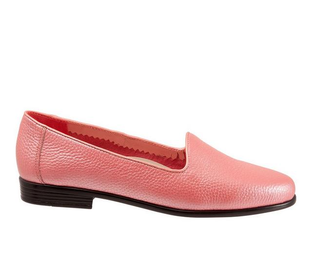 Women's Trotters Liz Tumbled Flats in Coral color