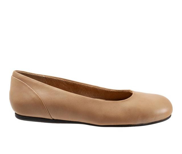 Women's Softwalk Sonoma Flats in Mocha color