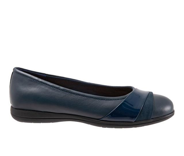 Women's Trotters Danni Flats in Navy color