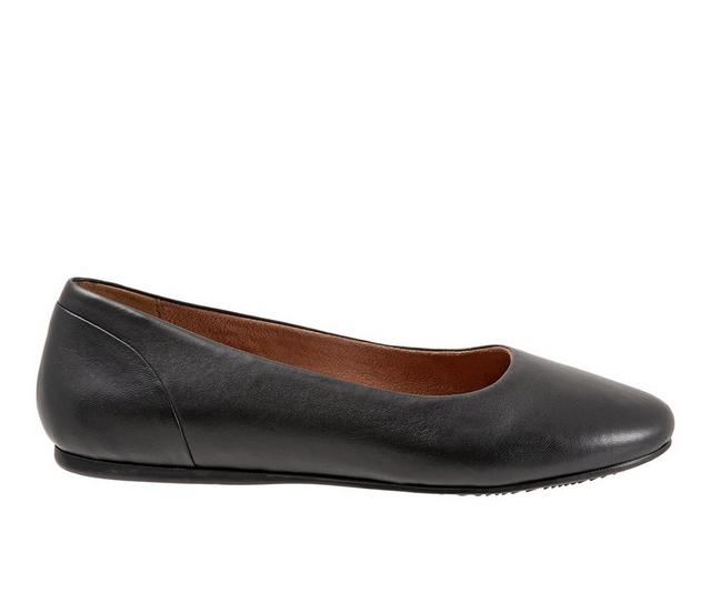 Women's Softwalk Shiraz Flats in Black color