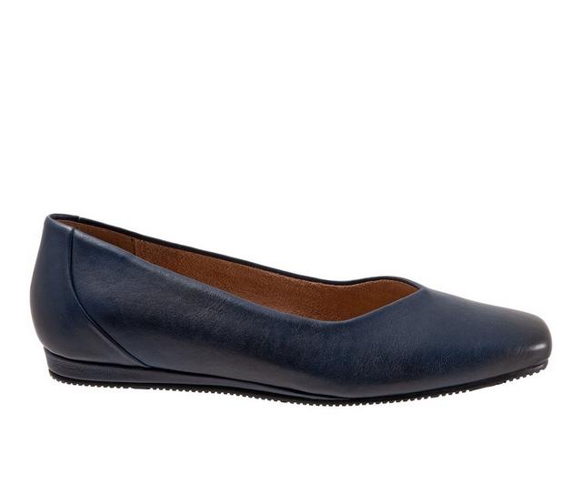 Women's Softwalk Vellore Flats in Navy color
