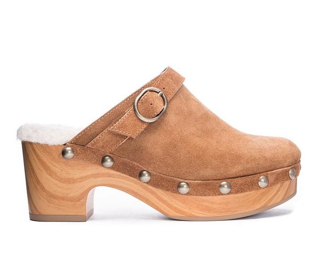 Women's Chinese Laundry Carlie Clogs in Brown color