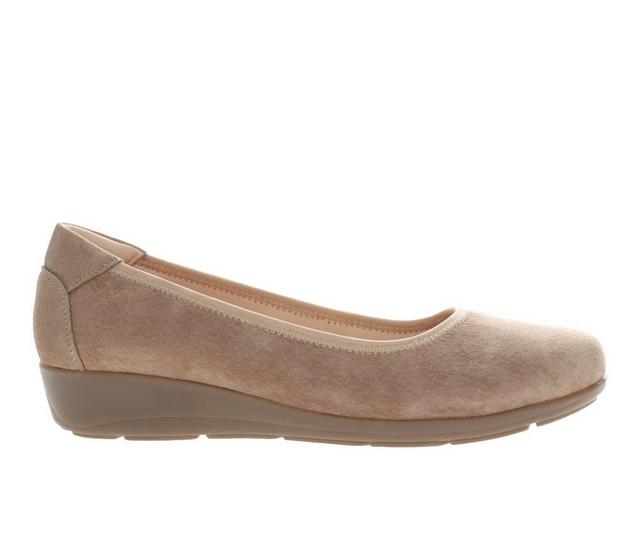 Women's Propet Yara Flats in Natrl Buff Sued color