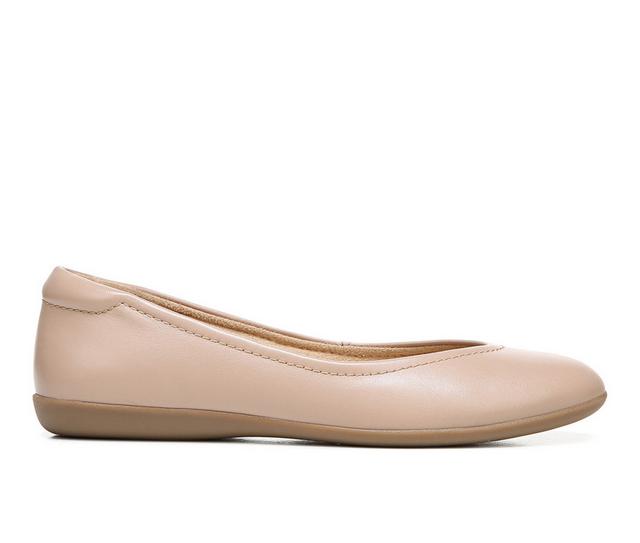 Women's Naturalizer Vivienne Flats in Cream Brulee color