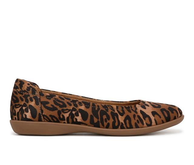 Women's Naturlizer Flexy Flats in Leopard color