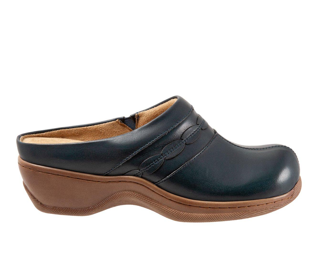 Women's Softwalk Amber Heeled Clogs