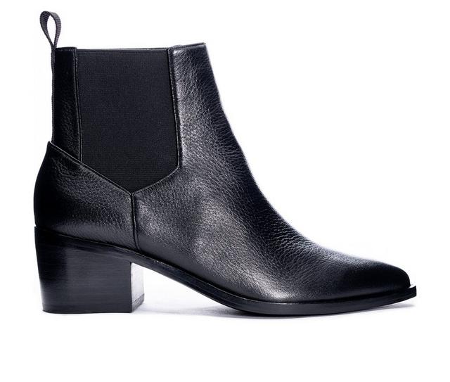 Women's Chinese Laundry Filip Chelsea Boots in Black color