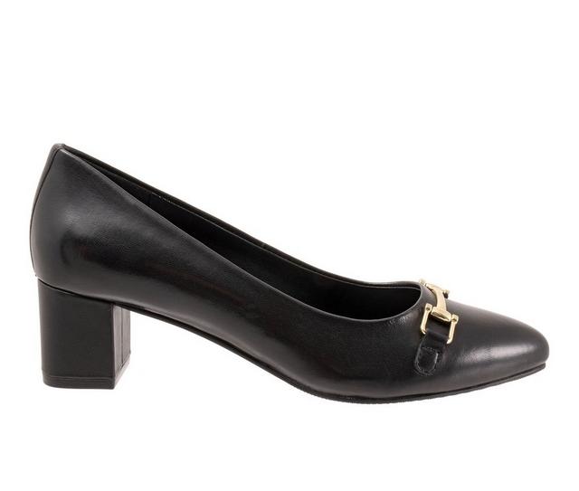 Women's Trotters Kenzie Pumps in Black color