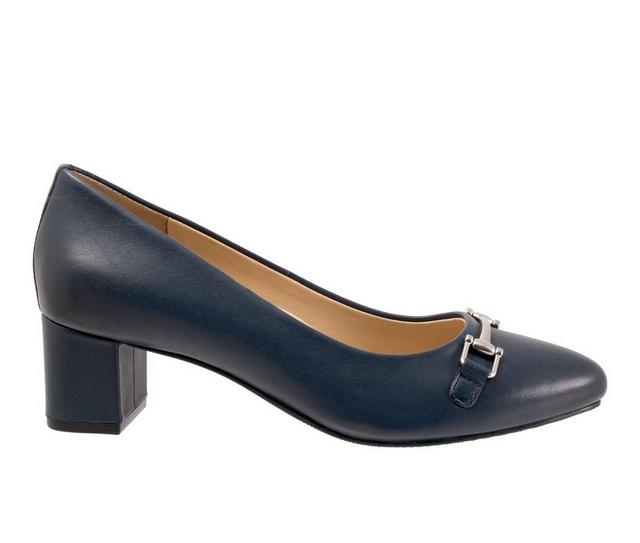 Women's Trotters Kenzie Pumps in Navy color