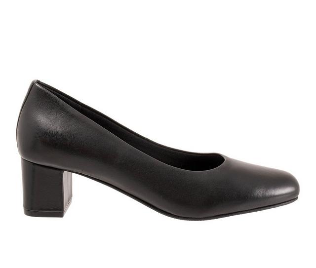 Women's Trotters Daria Block Heel Pumps in Black color