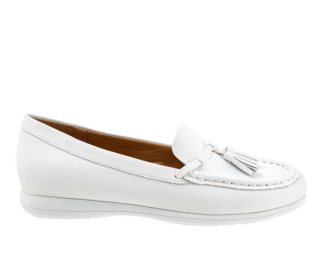 Women's Trotters Dawson Moccasin Loafers in White color