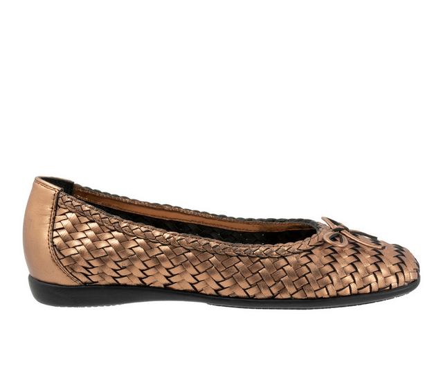 Women's Trotters Gillian Flats in Bronze color