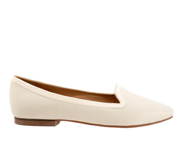 Women's Trotters Hannah Flats in Ivory color