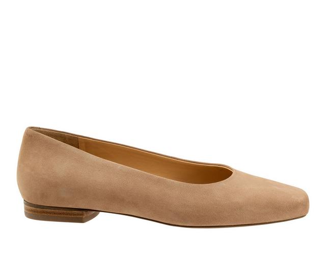 Women's Trotters Honor Flats in Taupe color