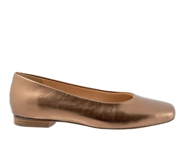 Women's Trotters Honor Flats in Bronze color