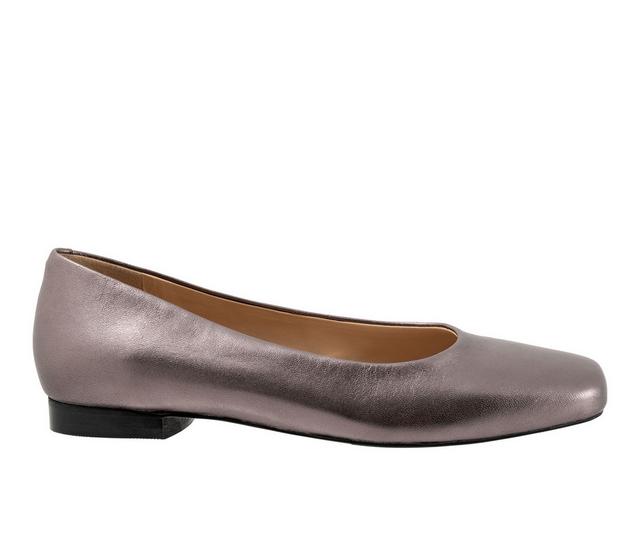 Women's Trotters Honor Flats in Pewter color