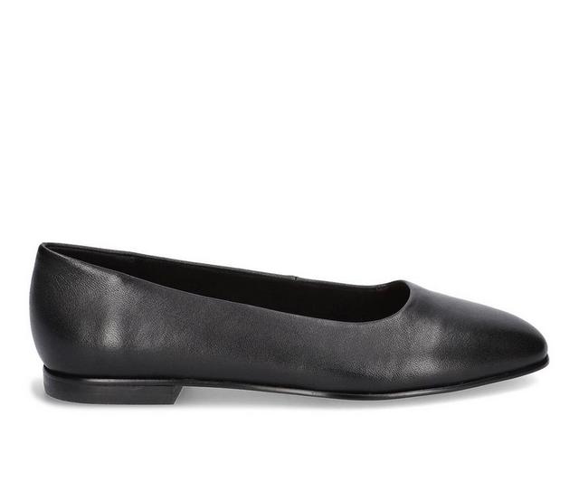 Women's Bella Vita Kimiko Flats in Black Leather color