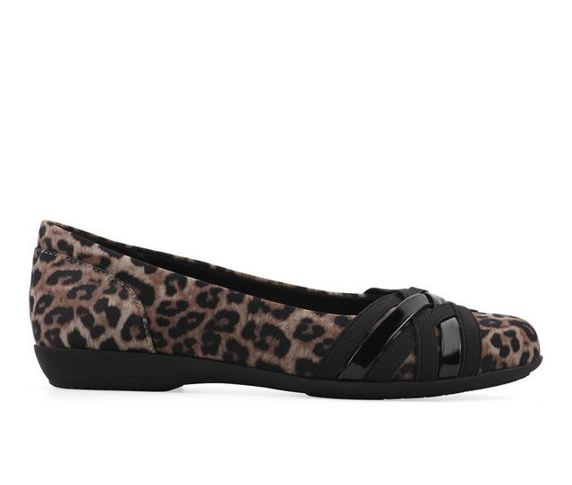 Women's Cliffs by White Mountain Chic Flats in Tan Leopard color