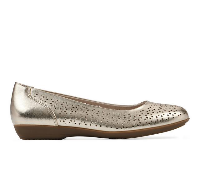 Women's Cliffs by White Mountain Cindy Flats in Pale Gold color