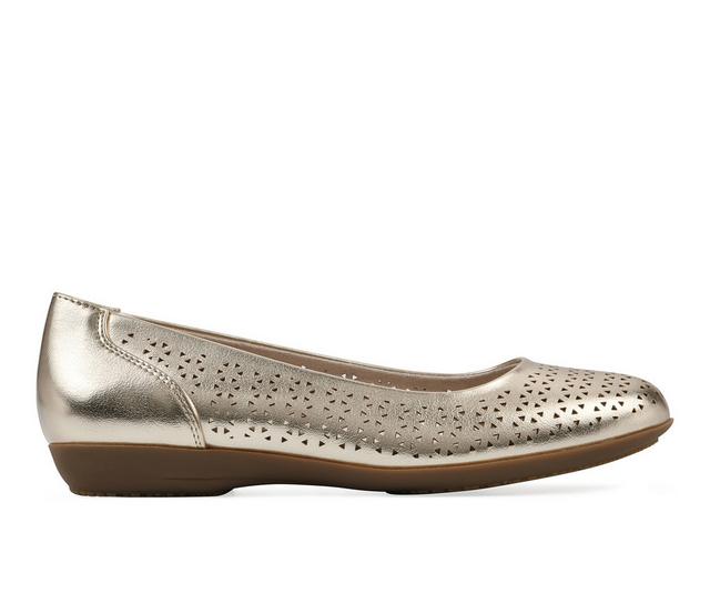 Women's Cliffs by White Mountain Cindy Flats in Pale Gold W color