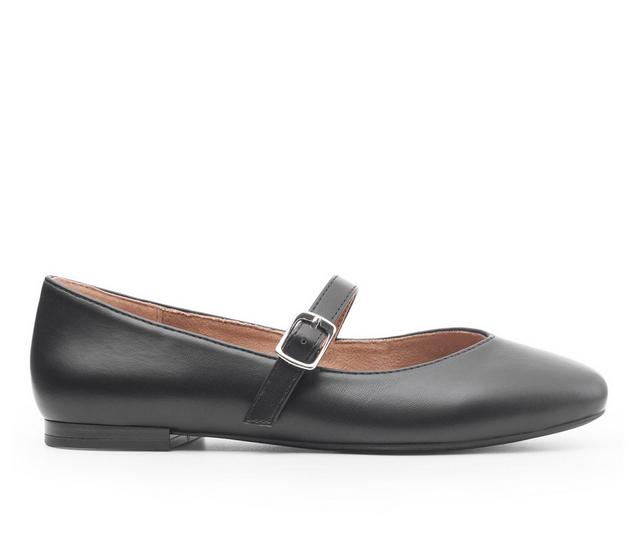 Women's Me Too Sasha Flats in Black Smooth color