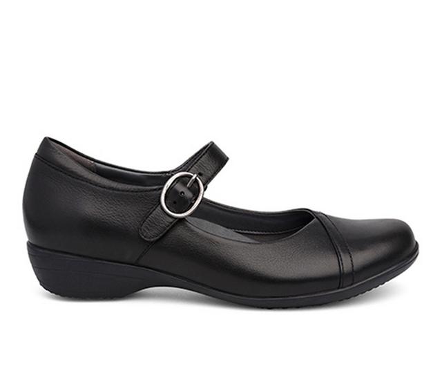 Women's Dansko Fawna Casual Shoes in Black color