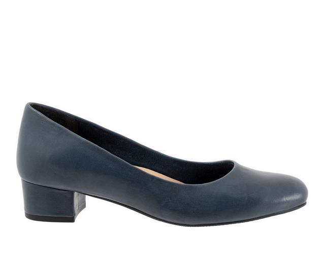 Women's Trotters Dream Pumps in Navy color