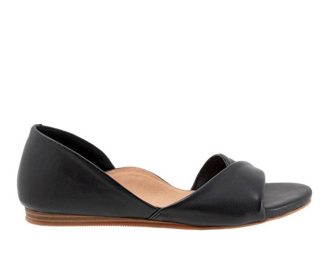 Women's Softwalk Cypress Sandals in Black color
