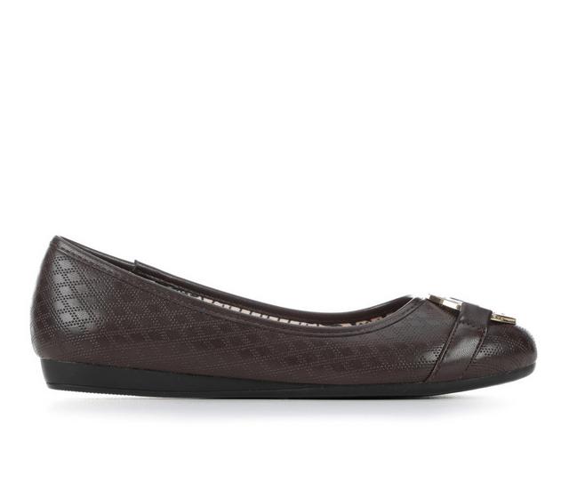 Women's Daisy Fuentes Rosee Flats in Dark Brown color