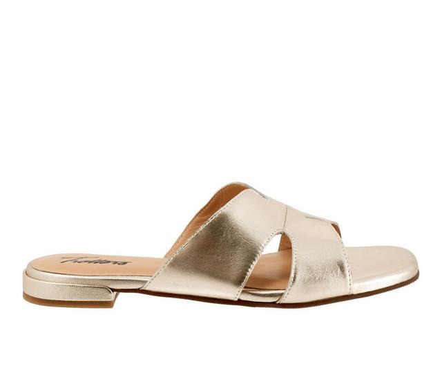 Women's Trotters Nell Sandals in Champagne color