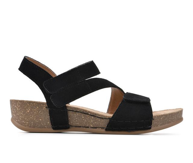 Women's White Mountain Fern Wedges in Black/Suede color