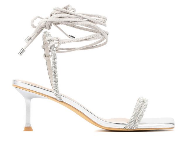 Women's Fashion to Figure Laurie Dress Sandals in Silver W color