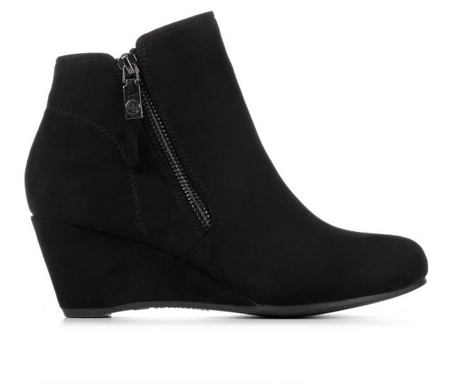 Women's Daisy Fuentes Talina Booties in Black color